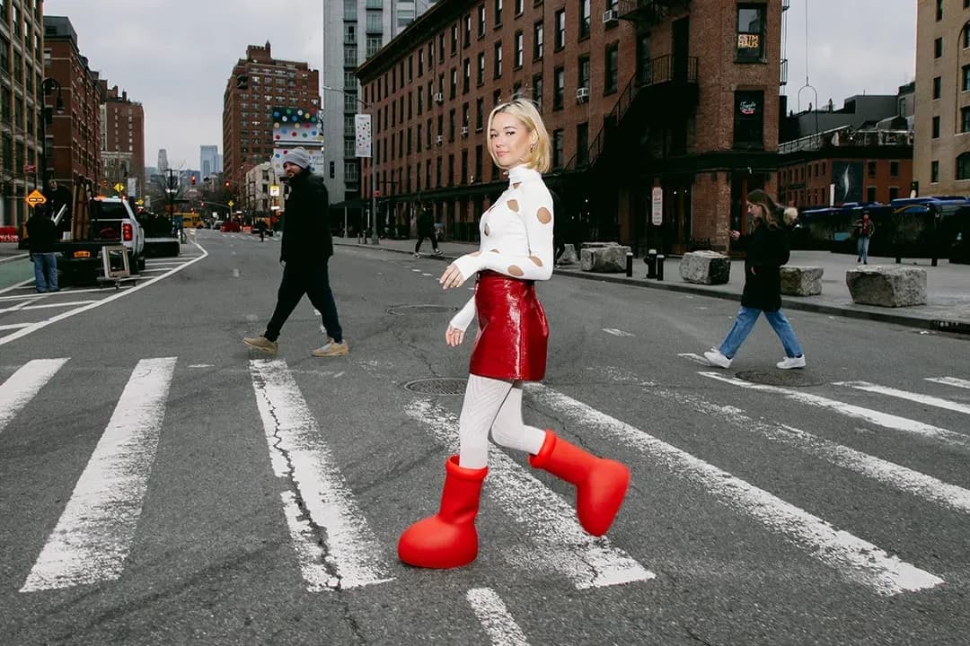 MSCHF Big Red Boots Astro Boy février 2023