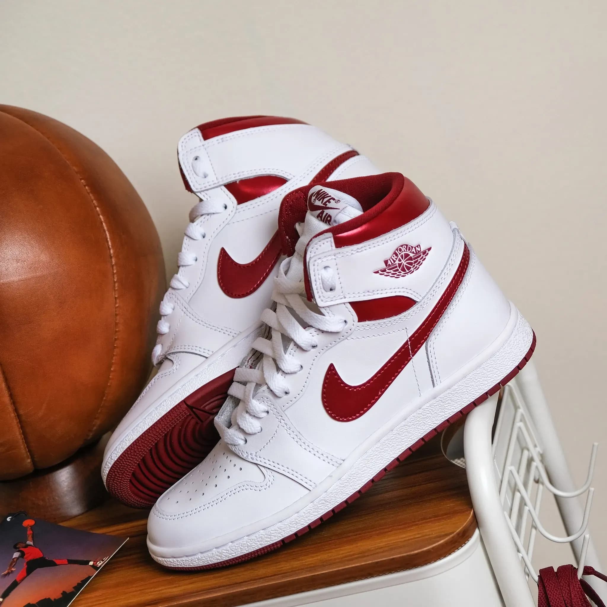 air jordan 1 high 85 metallic burgundy BQ4422-161