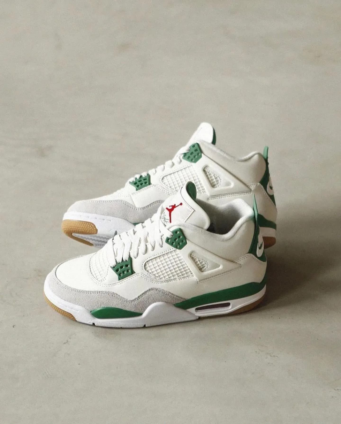 air jordan 4 retro sb pine green DR5415-103