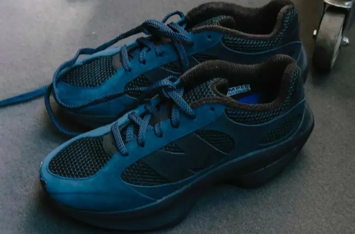 auralee new balance warped runner black
