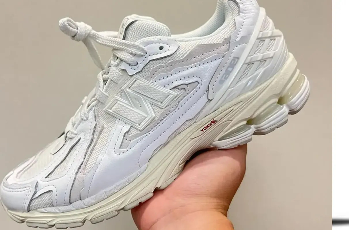 new balance 1906r protection pack white leather M1906DE