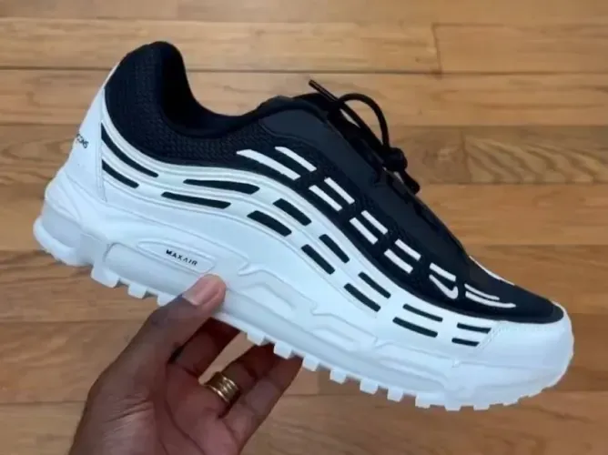 comme-des-garcons-nike-air-max-tl-2.5-white-black.webp
