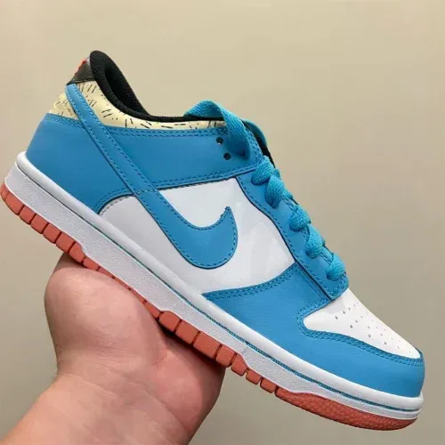 image de kyrie-irving-nike-dunk-low-blue-dn4179-400.webp
