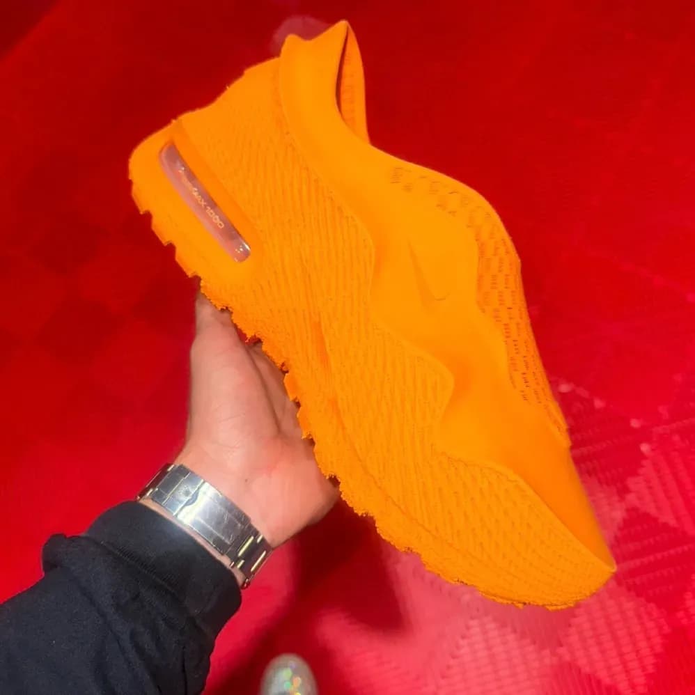 media/yxBpHvZVKjKh/tmpnike-air-max-max-1000-orange.webp-2000x2000.webp