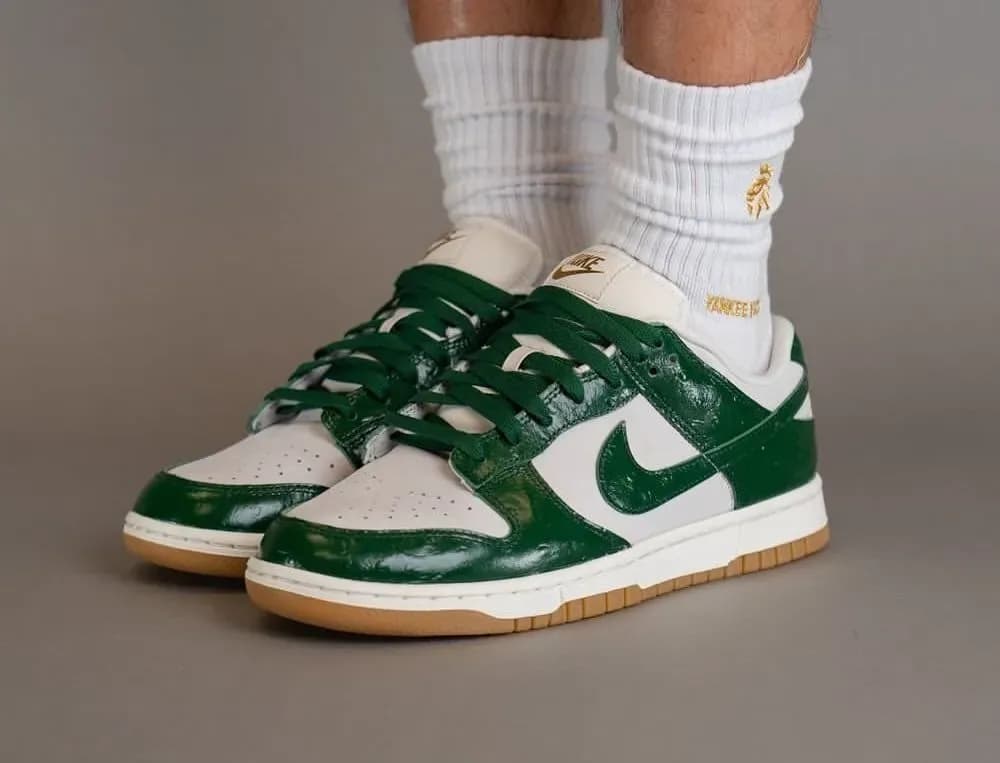 nike dunk low green ostrich FJ2260-002