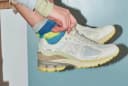 auralee-new-balance-2002r-white.webp