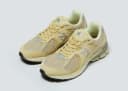 auralee-new-balance-2002r-yellow-beige 05.webp