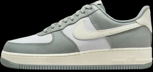 image de Nike Air Force 1 Low '07 LX Mica Green DV7186-300