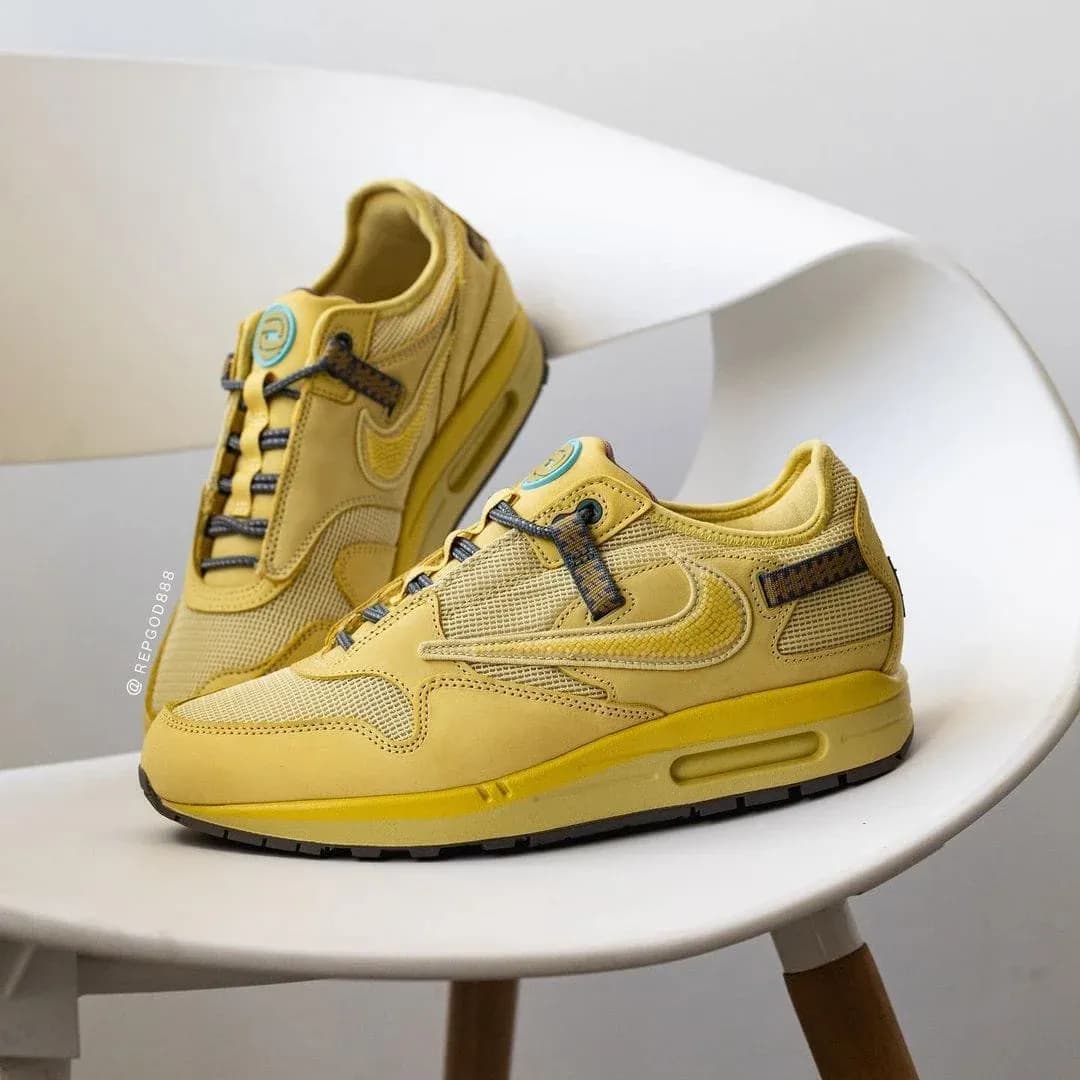 travis scott nike air max 1 saturn gold sneakers mai 2022